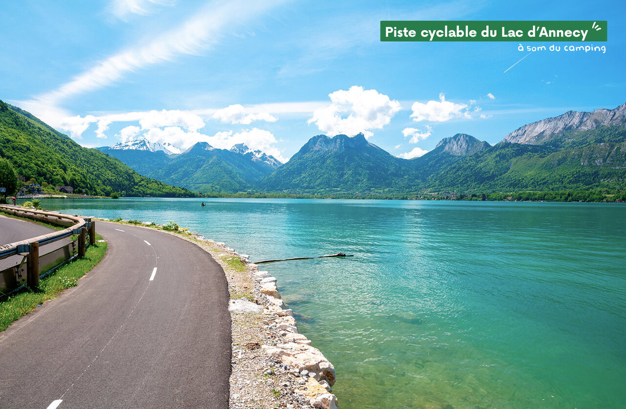 Piste cyclable du Lac d'Annecy, montagnes, au camping CLICOCHIC Aloua � Sevrier (74).