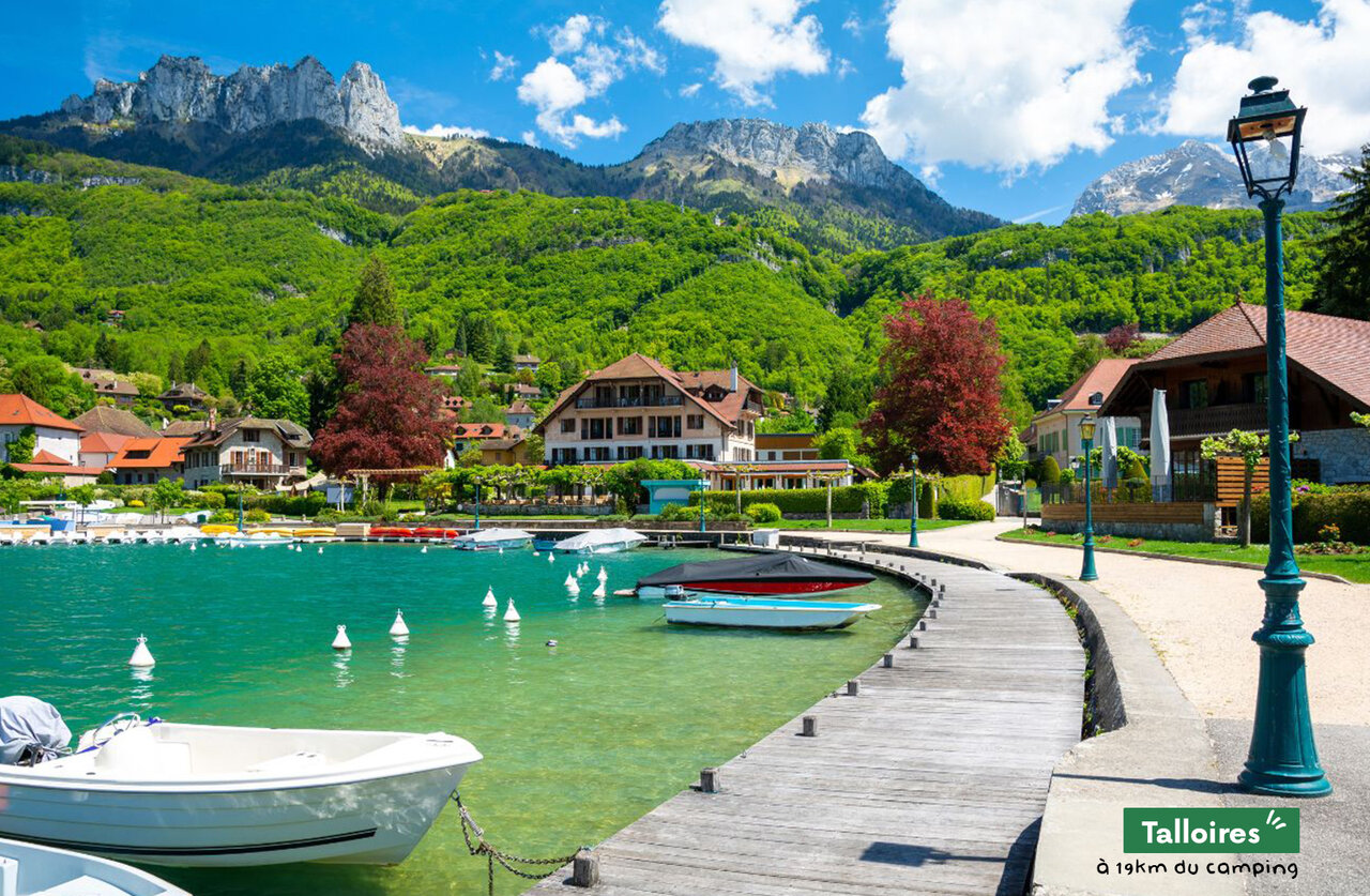 Village de Talloires au bord du lac d'Annecy, lieu � visiter pr�s du camping.