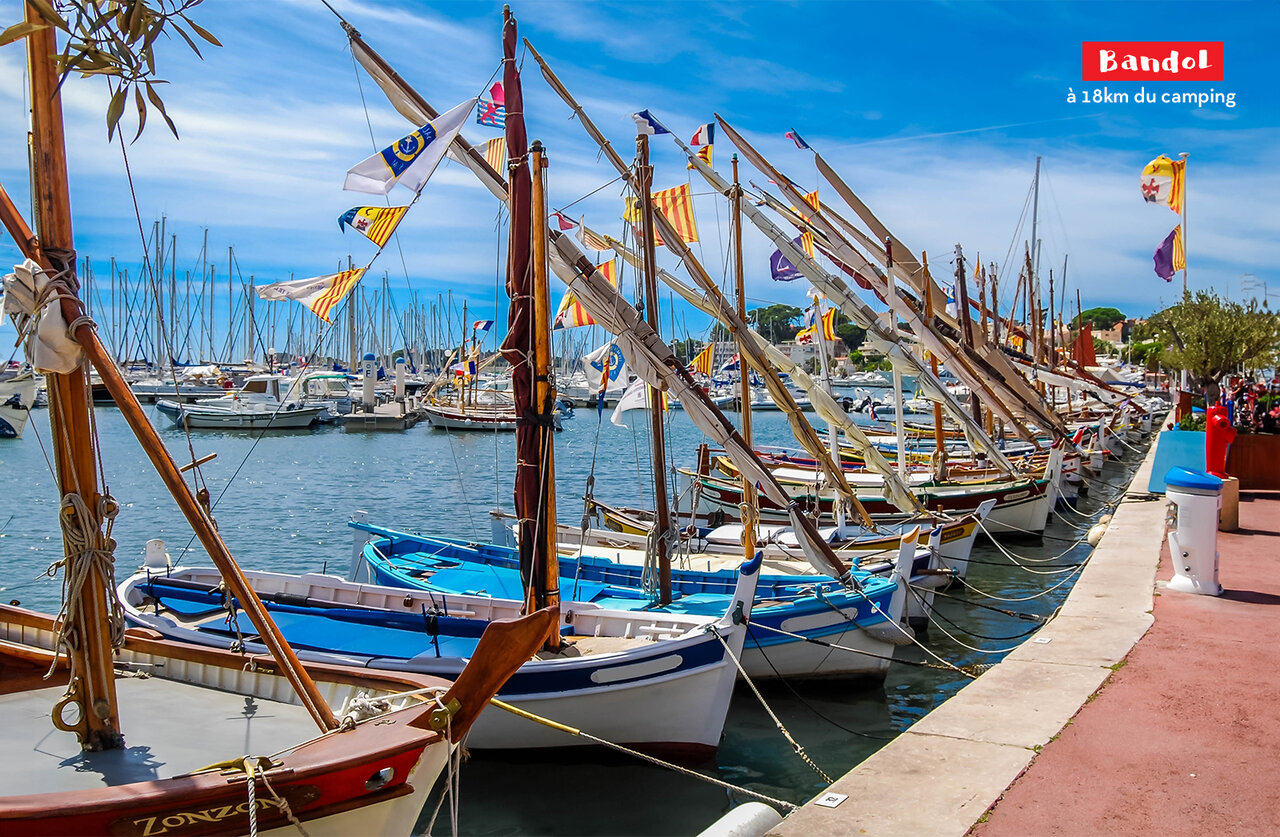 Port de Bandol avec ses bateaux traditionnels, lieu � visiter pr�s du camping.