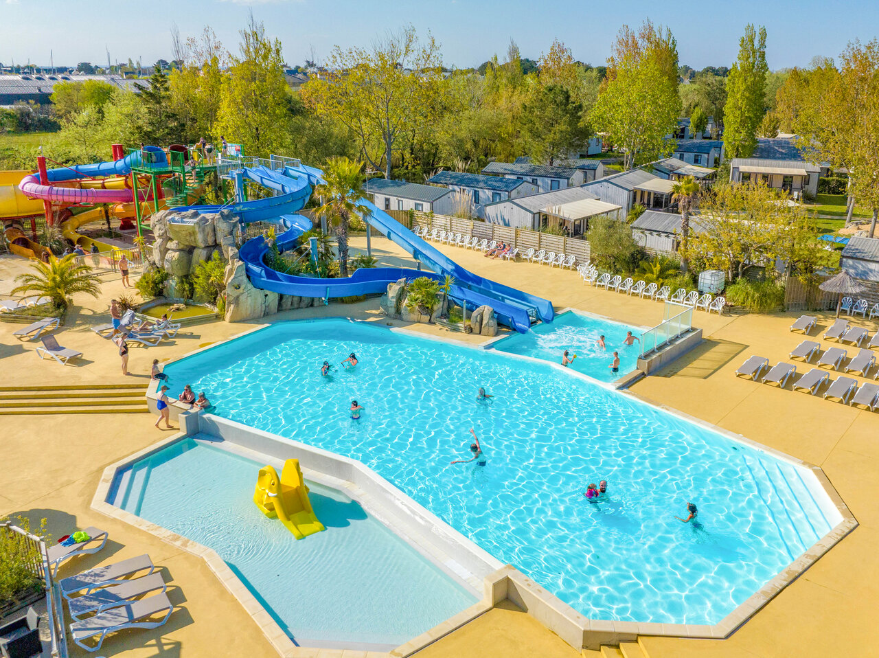 Piscine, toboggans, pataugeoire au camping CAPFUN Armor H�ol � Piriac sur Mer (44).