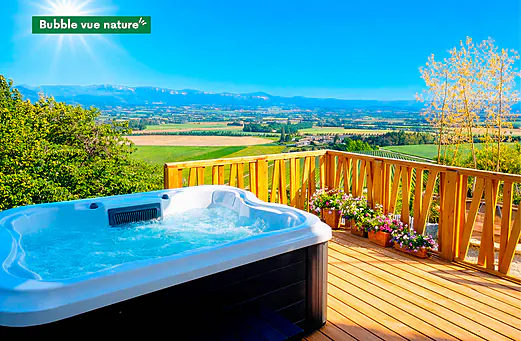 Jacuzzi bouillonnant sur terrasse bois, vue panoramique, camping CLICOCHIC Bastets Marsanne (26).