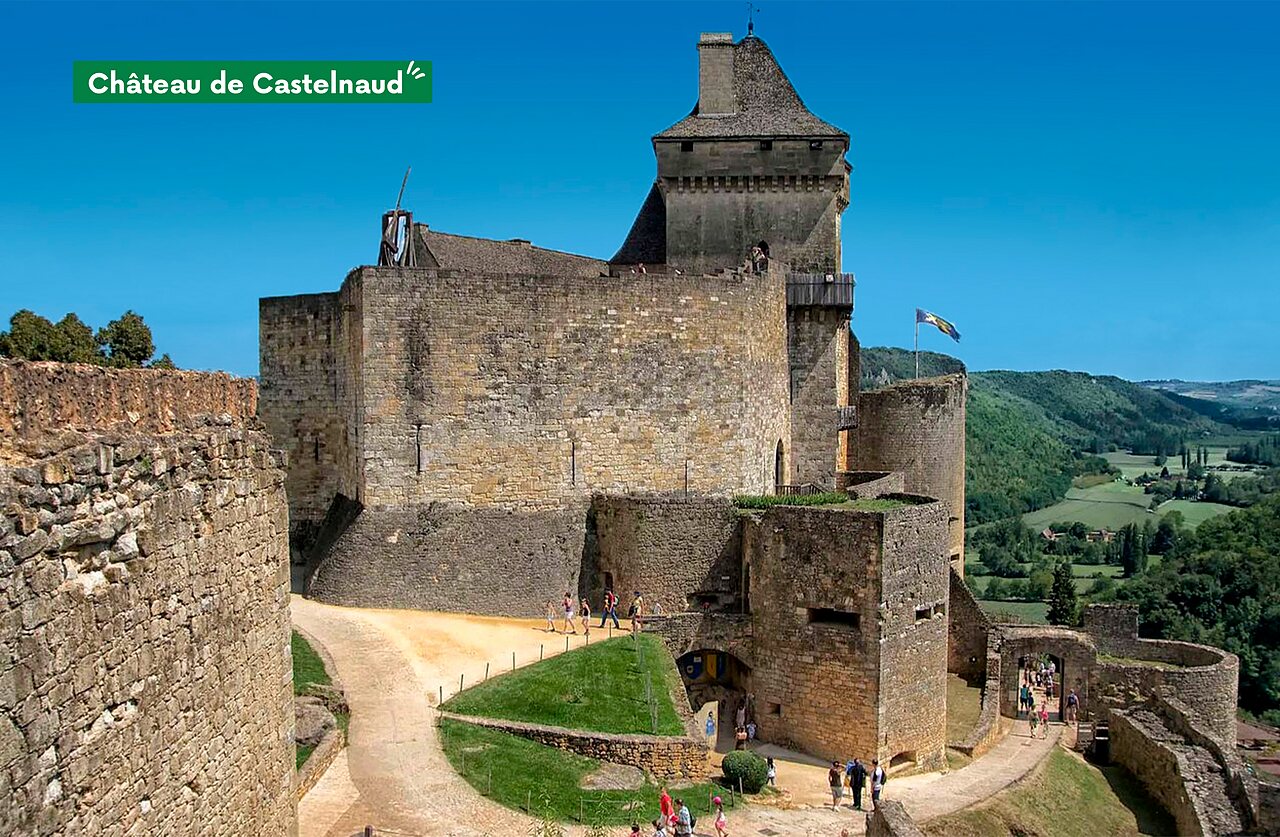 Ch�teau m�di�val de Castelnaud-la-Chapelle, site historique � visiter en Dordogne.