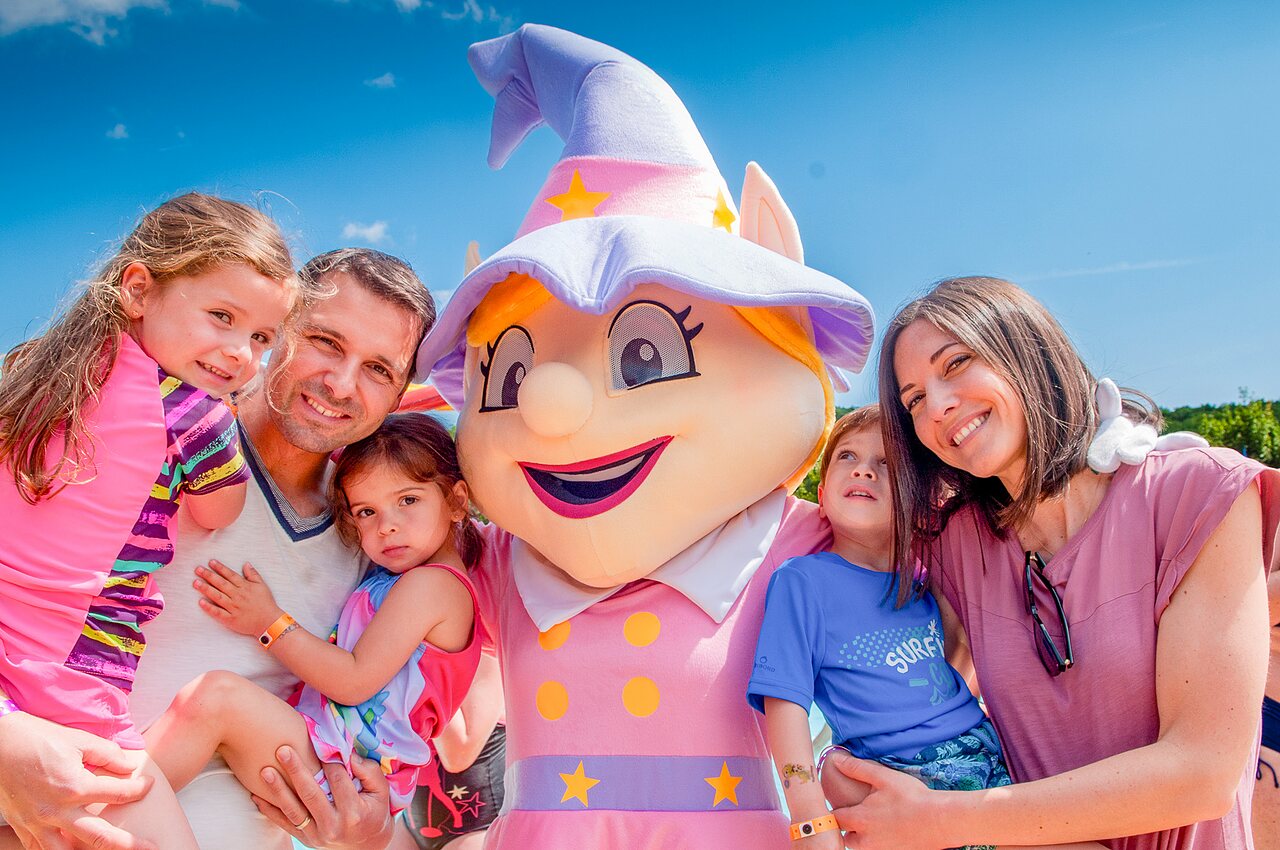 Mascotte et animation enfants au camping CAPFUN Bel Air � Aiguillon sur Mer (85).
