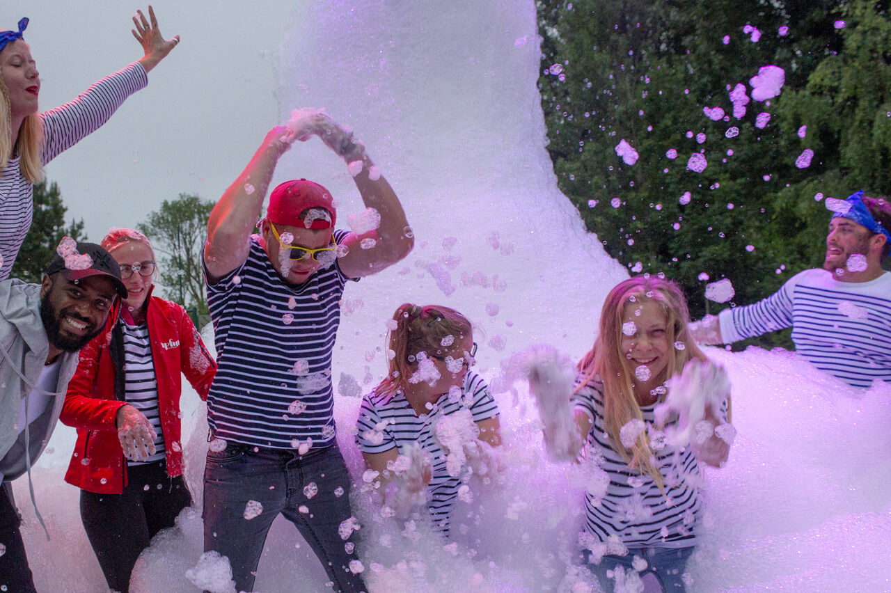 F�te de la mousse adultes et enfants au camping CAPFUN Bonne Etoile � BOIS PLAGE EN RE (17).