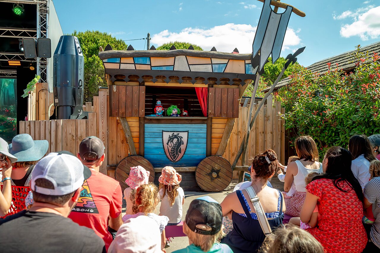 Spectacle de marionnettes pour enfants au camping CAPFUN Boucanet, LE GRAU DU ROI (30).