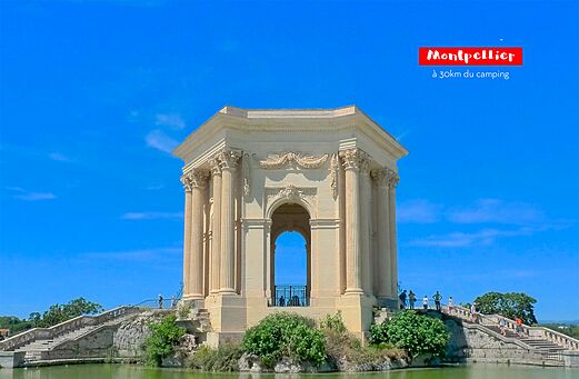 Pavillon classique du Peyrou � Montpellier, un lieu � visiter pr�s du camping.