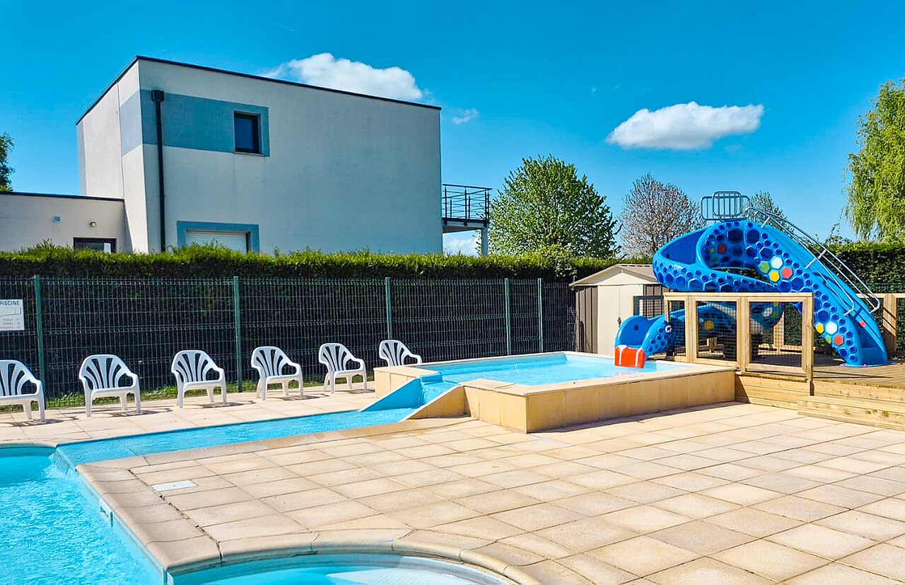 Les Planches de Deauville, c�l�bre promenade en bord de mer en Normandie.