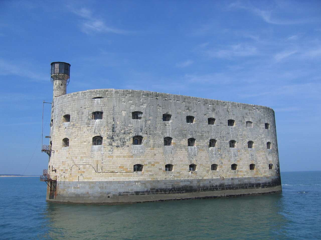 Fort Boyard, fortification historique au camping CLICOCHIC Cabanes d Ol�ron � ST GEORGES D'OLERON (17).