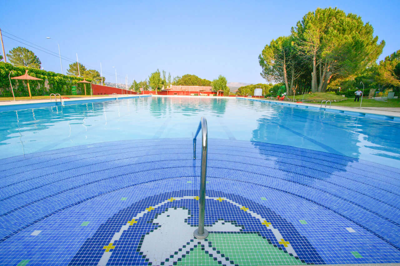 Piscine ext�rieure carrel�e, camping CAPFUN El Canto La Gallina, Valdemaqueda (Madrid) (28)