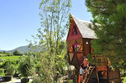 Carpe Diem : Maison insolite à Vaison la Romaine, Camping Provence-Alpes-Côte d'Azur Carpe Diem : Maison insolite à Vaison la Romaine, Camping Provence-Alpes-Côte d'Azur