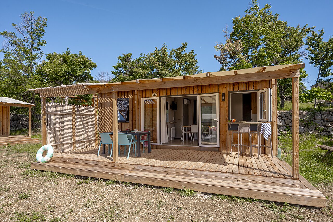 Mobil-home bois au camping CLICOCHIC Castillon de Provence � Castellane (04).