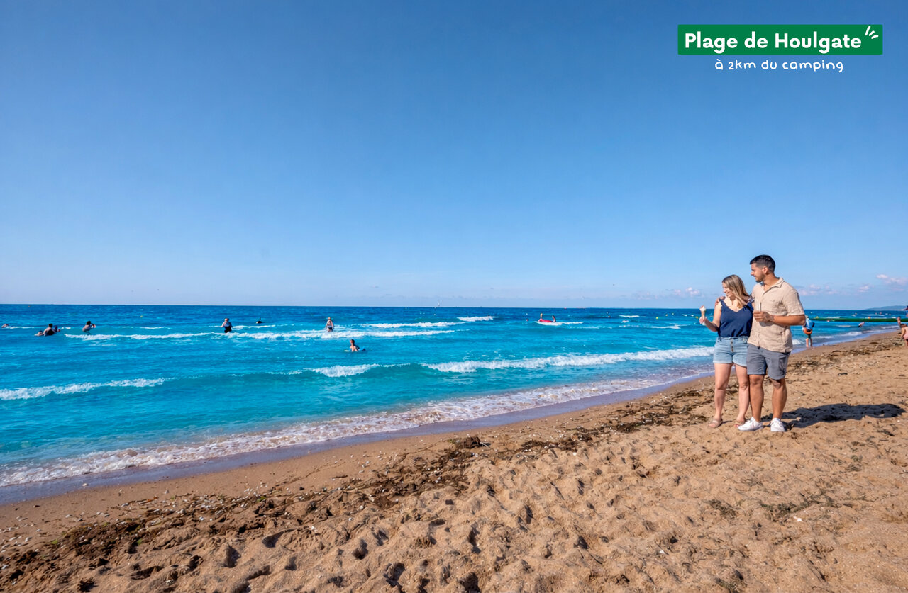 Plage de Houlgate, sable fin et baignade en mer, � visiter pr�s du camping.
