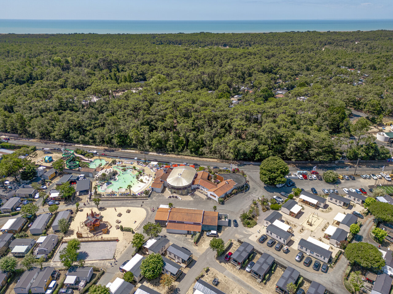 Camping, parc aquatique au camping CLICOCHIC Chouans � SAINT HILAIRE DE RIEZ (85).