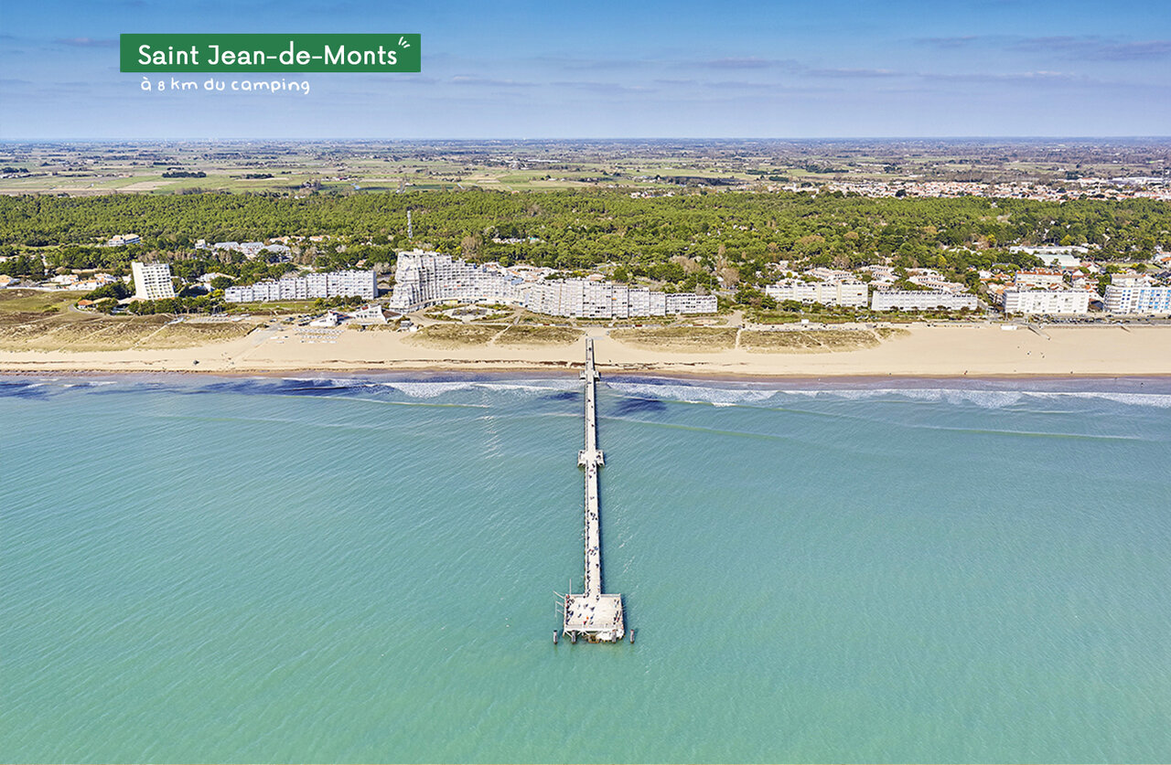 Longue jet�e de Saint Jean-de-Monts, plage et ville c�ti�re � visiter.