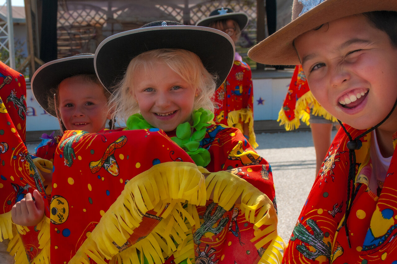 Animation enfants d�guis�s au camping VAGUES OCEANES Les Cigales � Moliets-Plage (40).