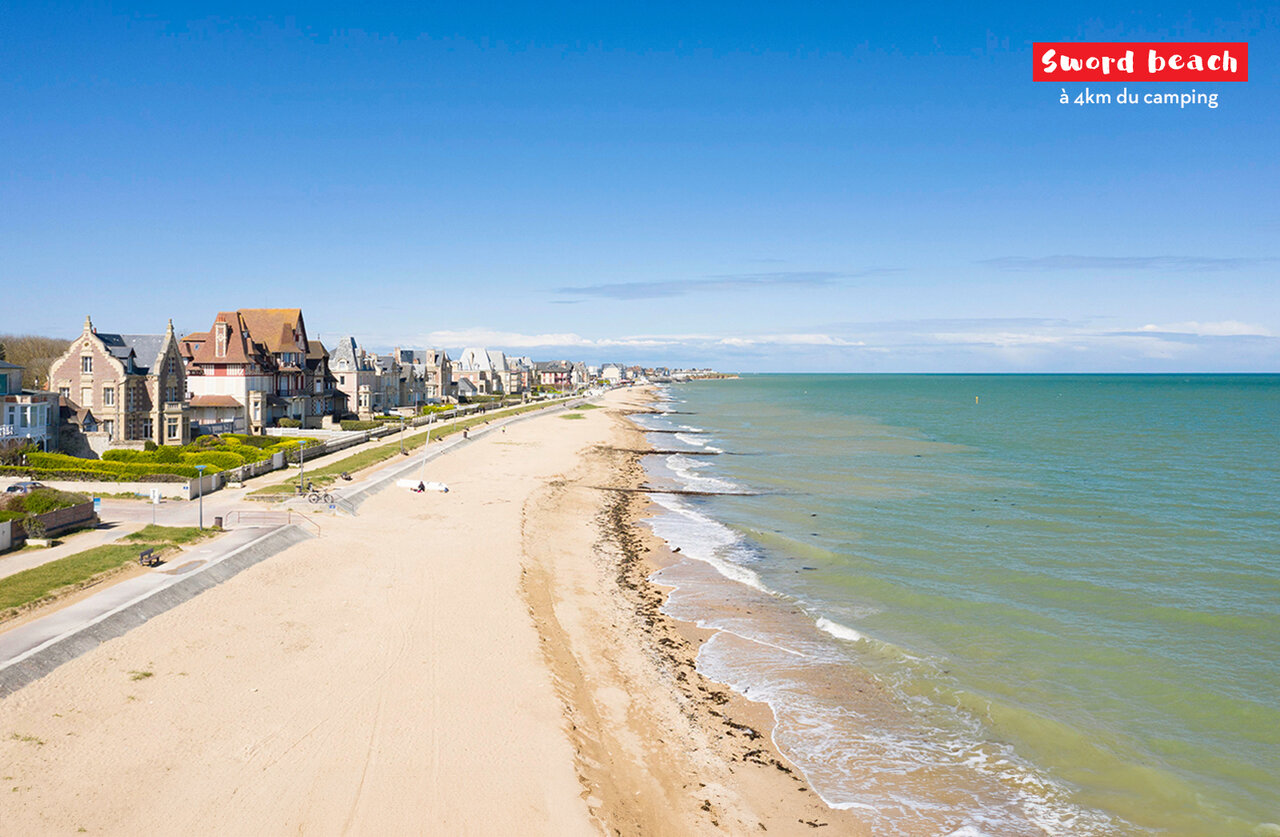 Plage historique de Sword Beach en Normandie, lieu de d�barquement � visiter.