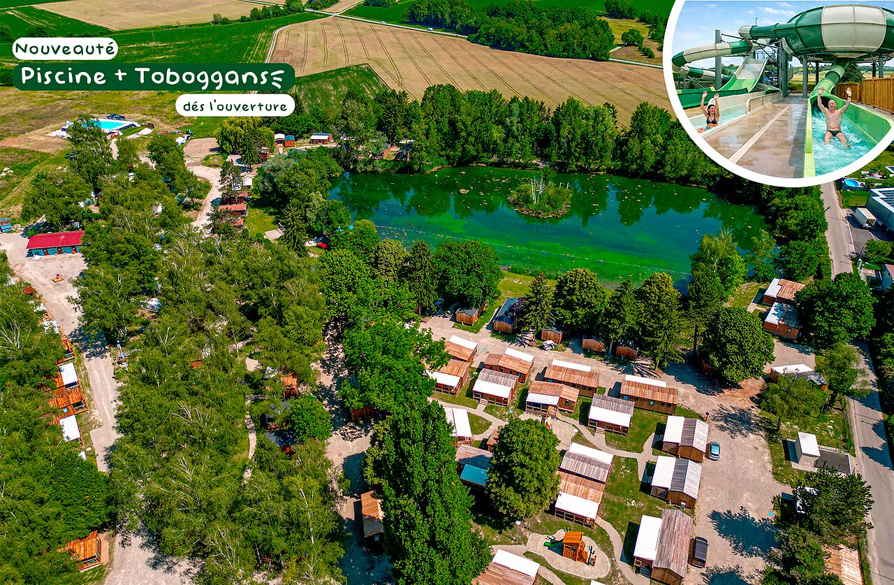 Piscine toboggans, vue a�rienne camping CLICOCHIC Au Clair Ruisseau Gerstheim (67).