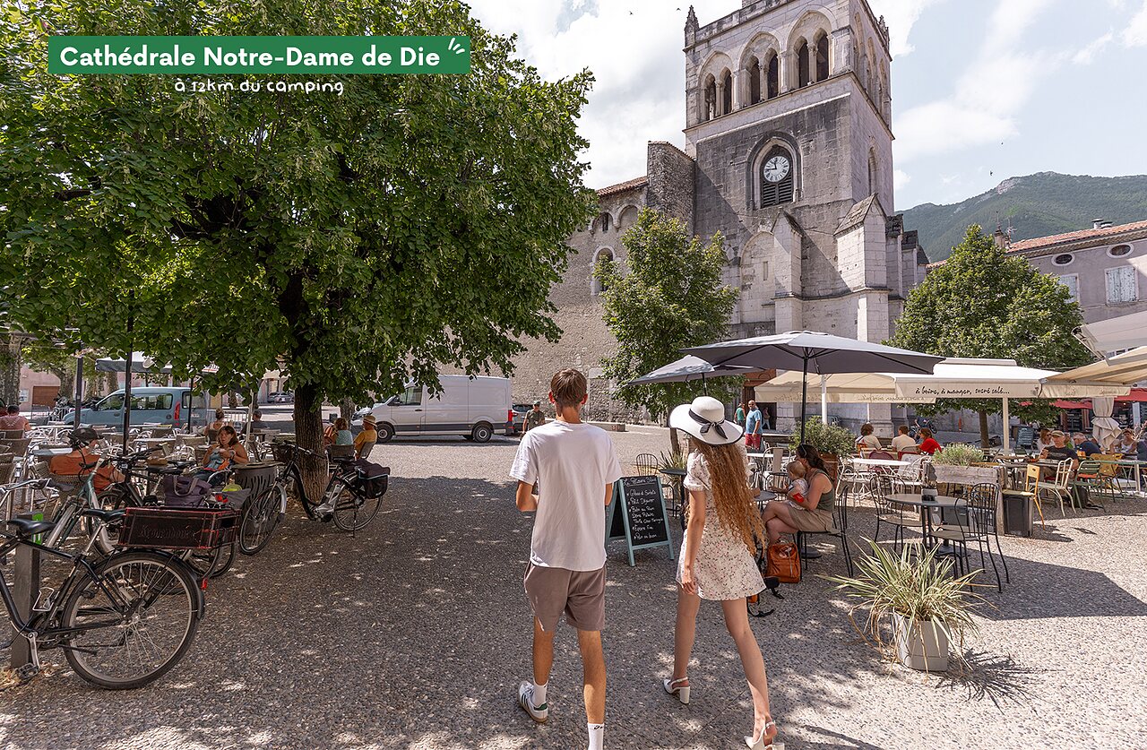 Cath�drale Notre-Dame de Die, un monument historique � visiter pr�s du camping.