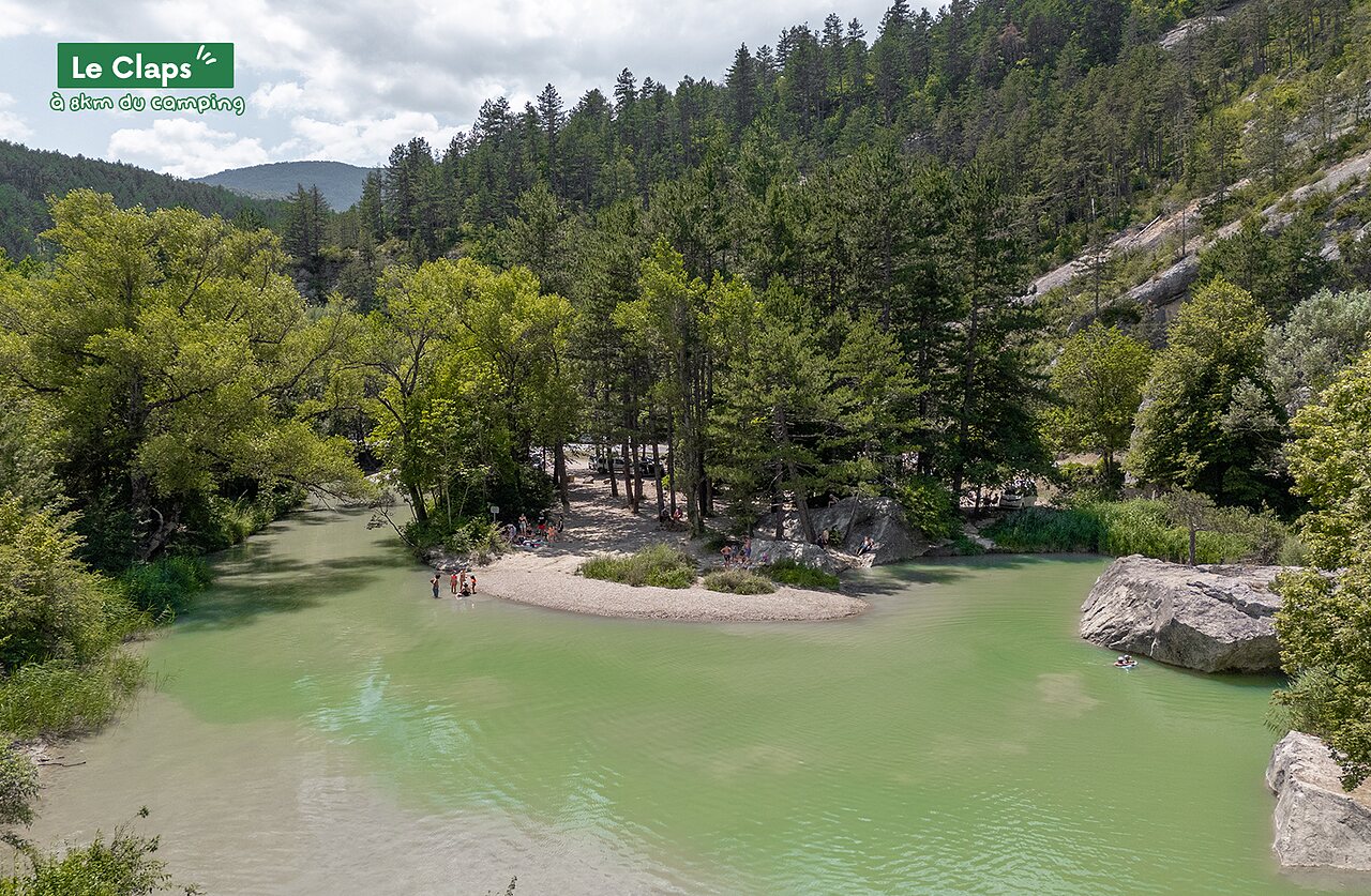 Le Claps, site naturel avec rivi�re et plage, � visiter en Dr�me.