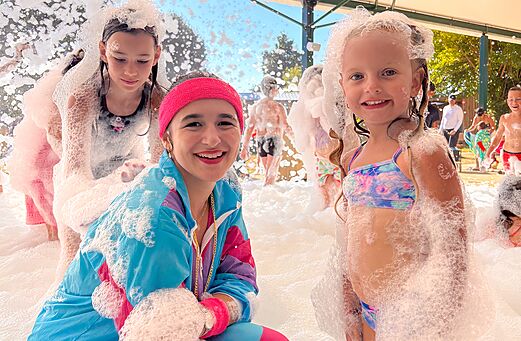 Animation mousse joyeuse pour enfants au camping CAPFUN Curty's à Jard sur Mer (85).