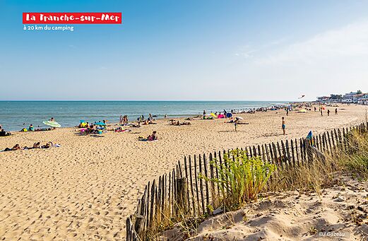 Plage de sable fin à La Tranche-sur-Mer, Vendée, idéale pour se baigner.