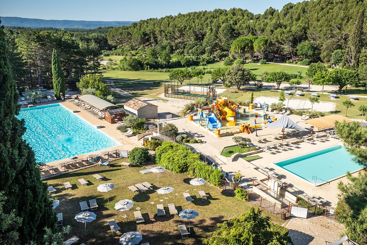Piscines, jeux aquatiques et toboggans au camping LIBRANOO Naturiste Belezy � B�doin.