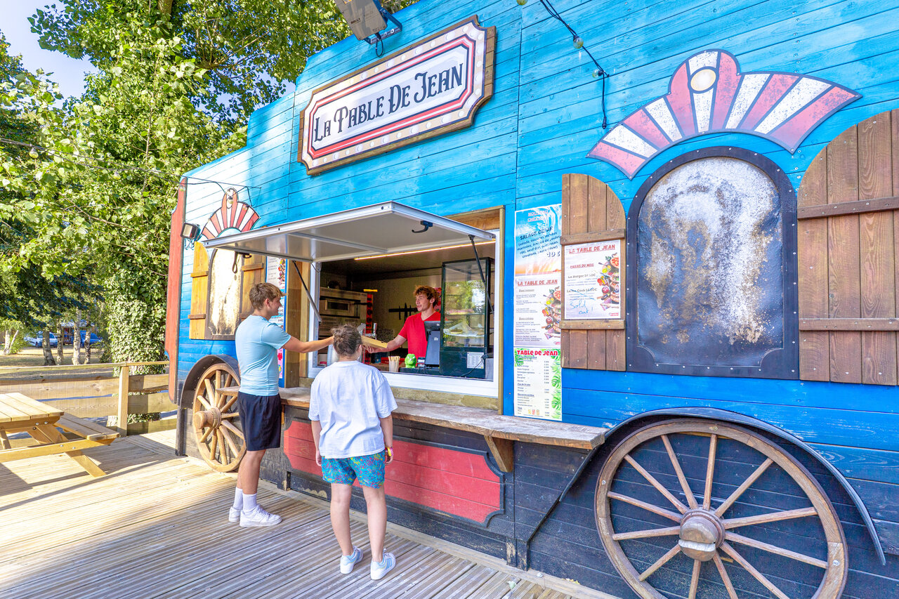 Food truck La Table de Jean, restauration au camping CAPFUN Dune Fleurie.