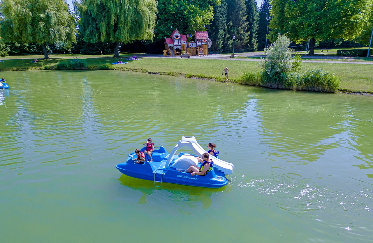 P�dalo toboggan lac au camping VAGUES OCEANES Lac d'Erstein � Erstein.