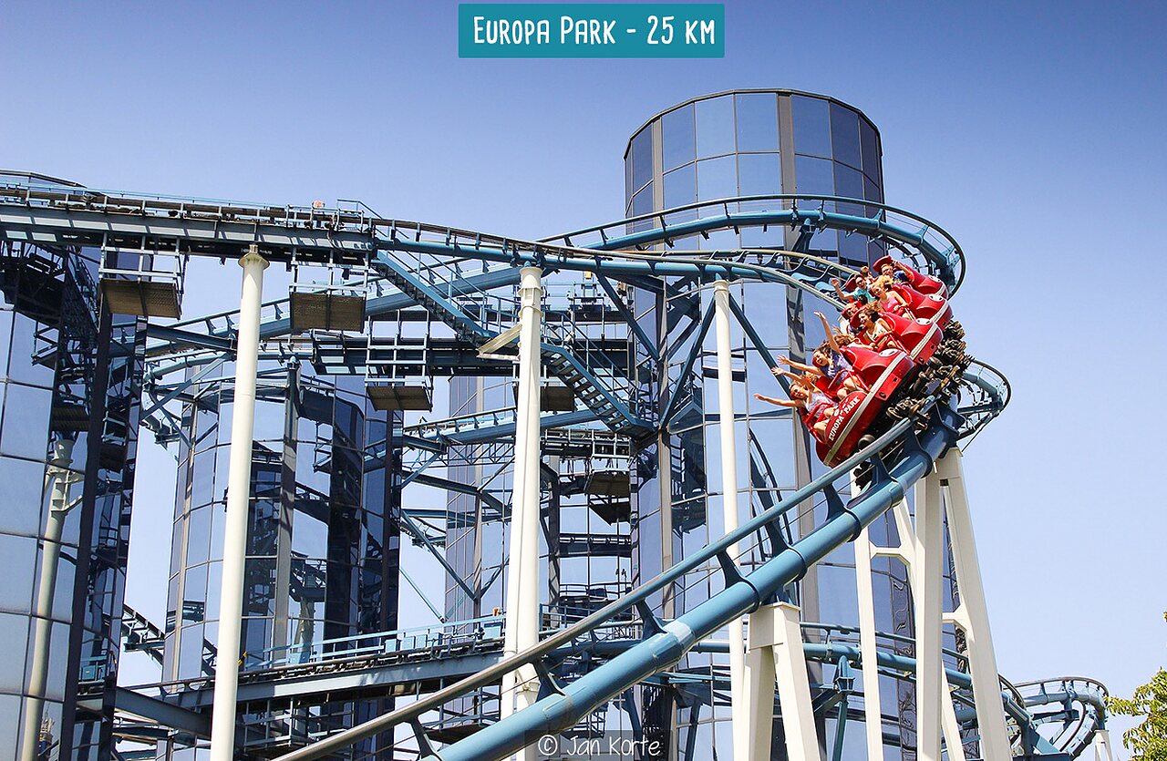 Montagnes russes spectaculaires � Europa Park, un parc d'attractions pr�s d'Erstein.