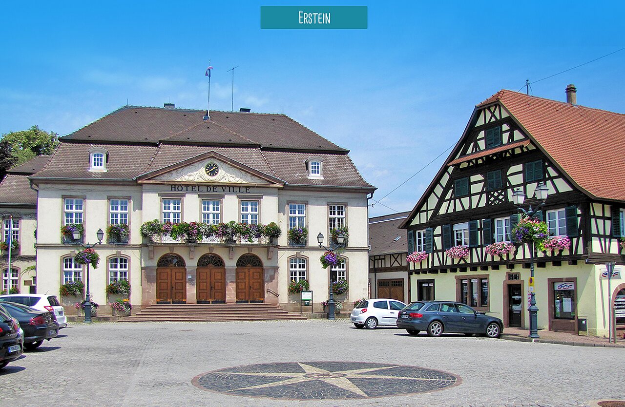 H�tel de Ville et maisons traditionnelles � Erstein, ville � visiter en Alsace.