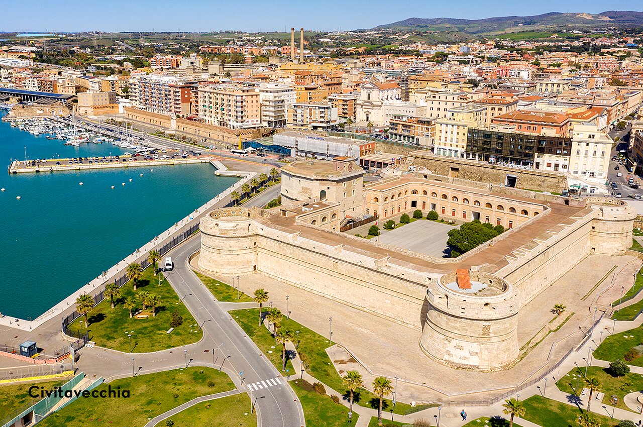 Port de Civitavecchia et Forte Michelangelo, ville historique � visiter dans le Latium.