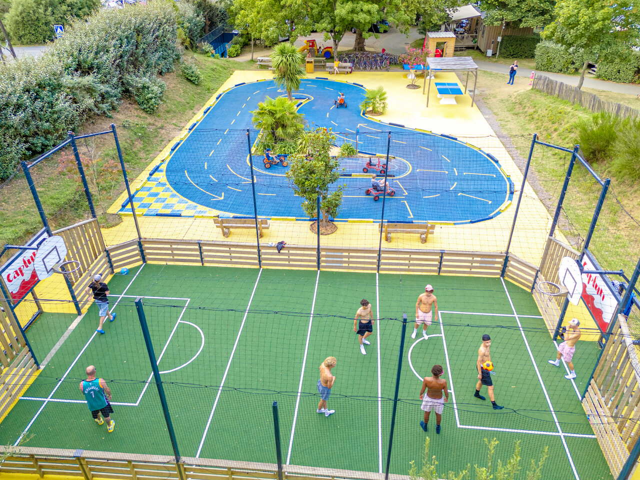 Terrain multisport et karting au camping CAPFUN L'Eve � Saint-Marc-sur-Mer (44).