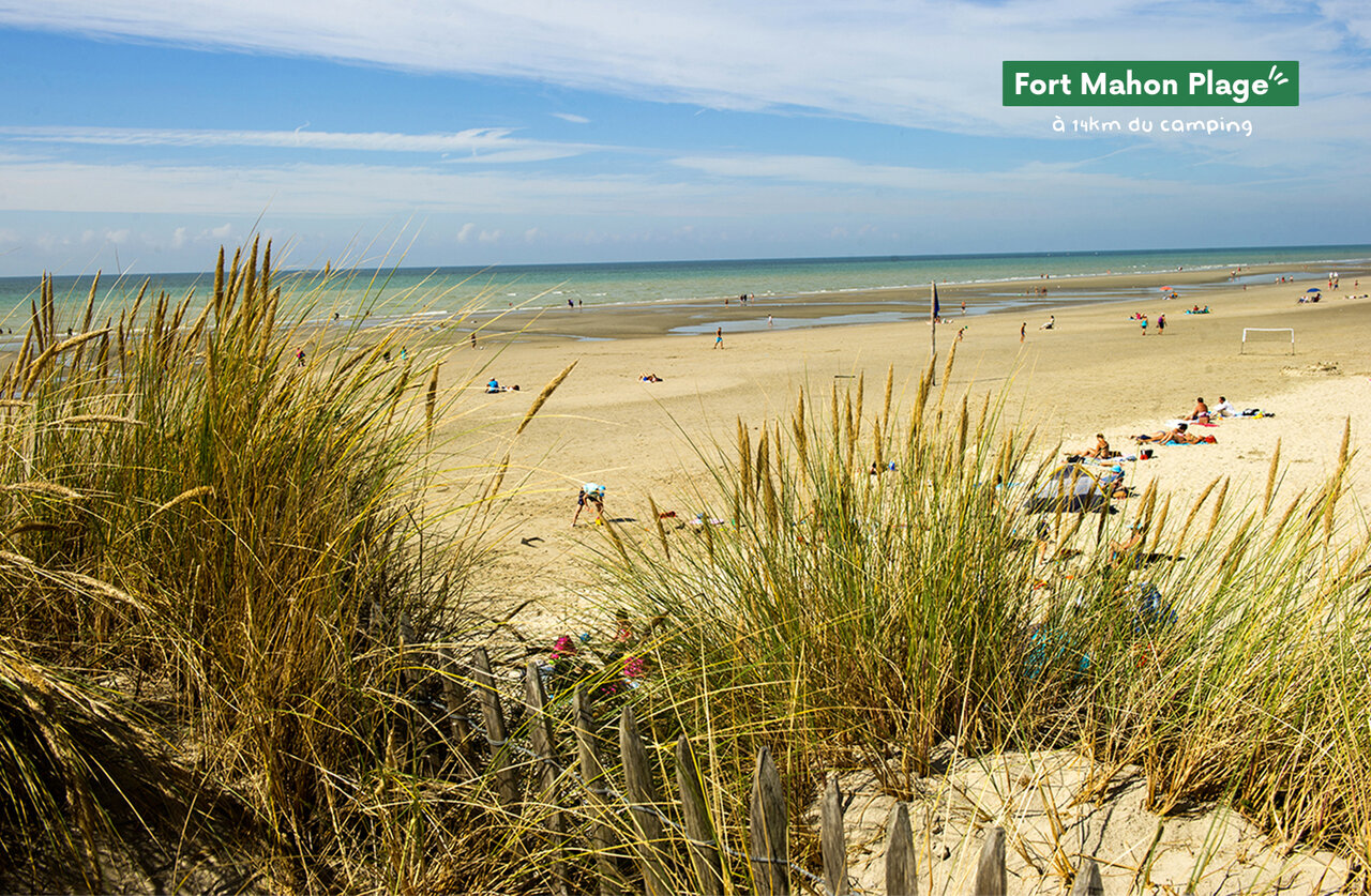 Plage de sable fin � Fort Mahon Plage, destination touristique en Picardie.