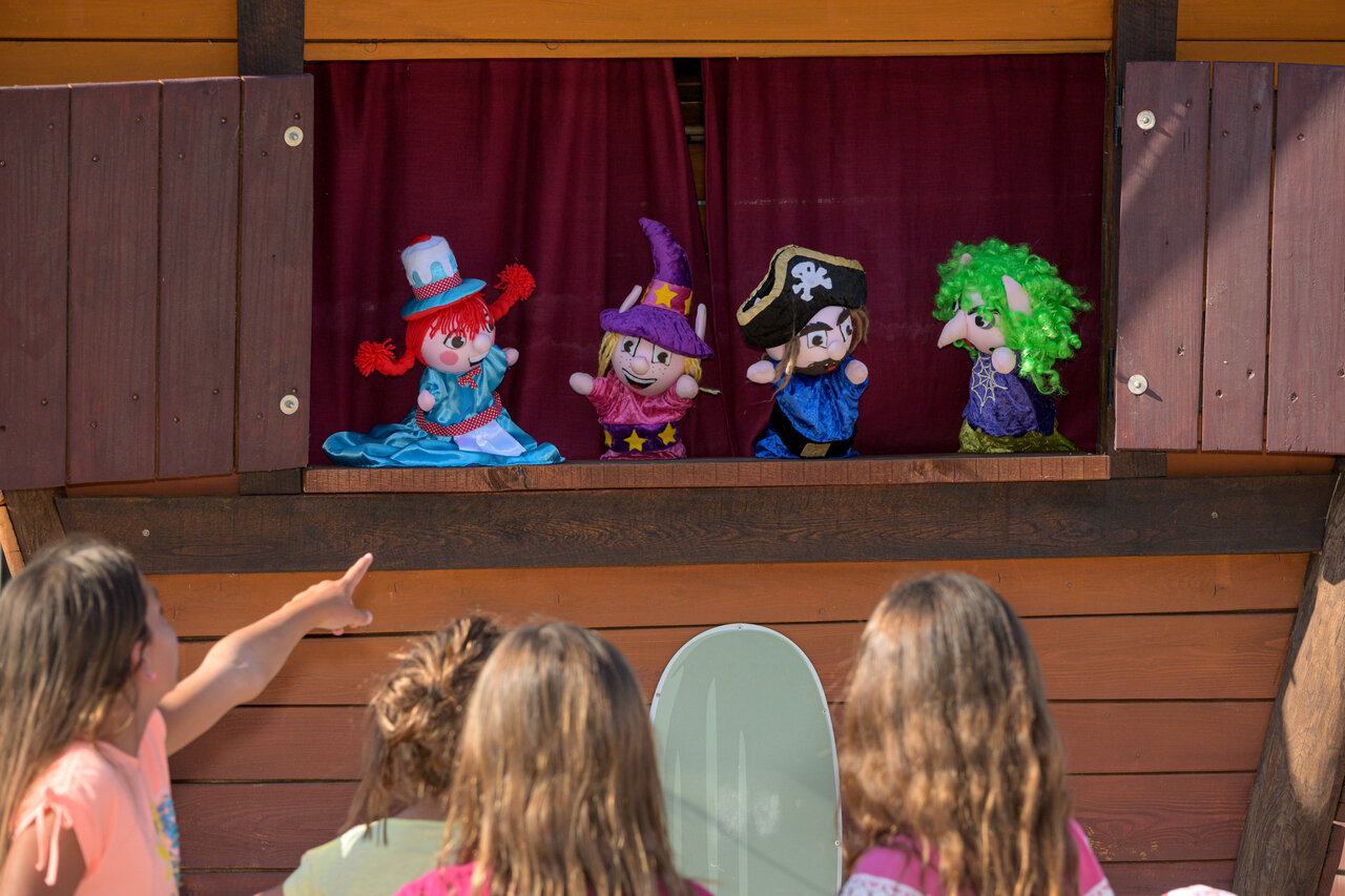 Spectacle de marionnettes pour enfants au camping CAPFUN Fleurs d'Agde � AGDE (34).