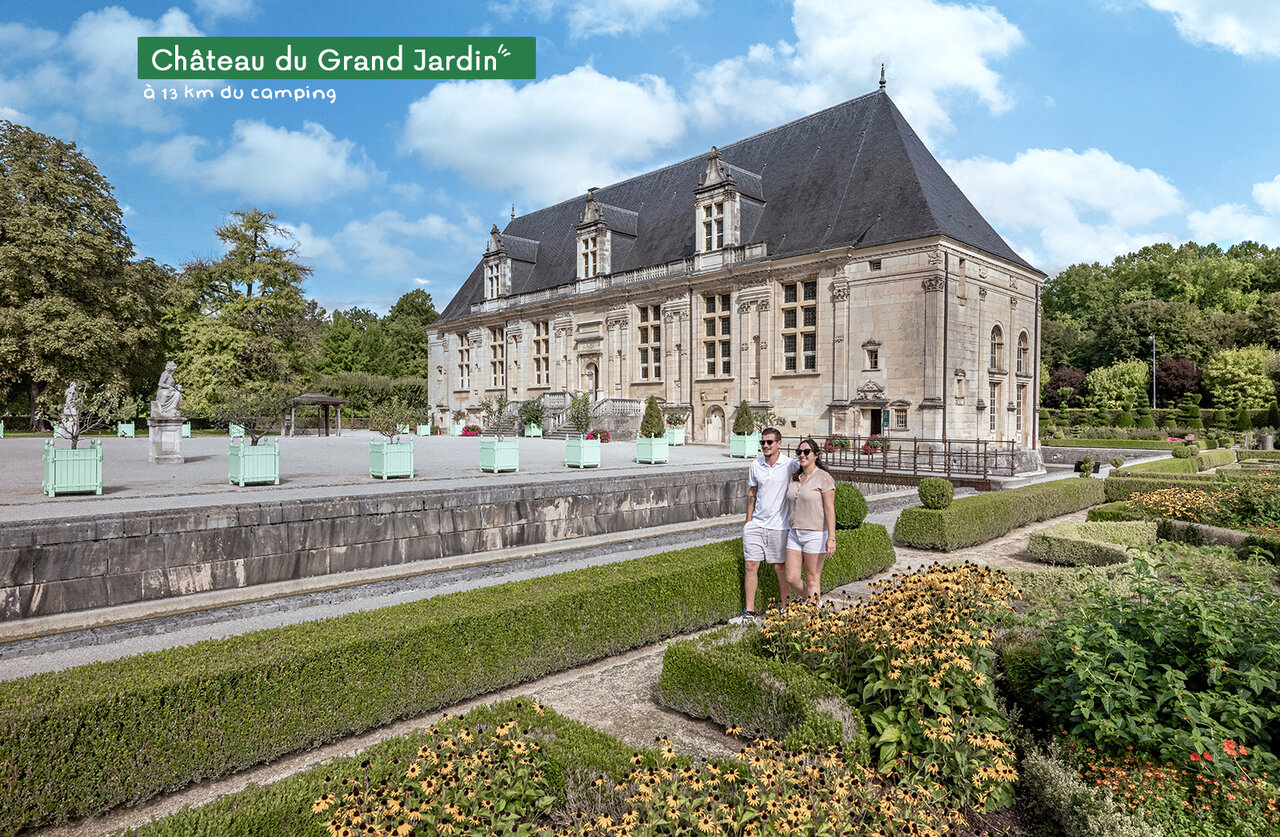 Ch�teau du Grand Jardin et ses jardins, lieu touristique pr�s du camping.