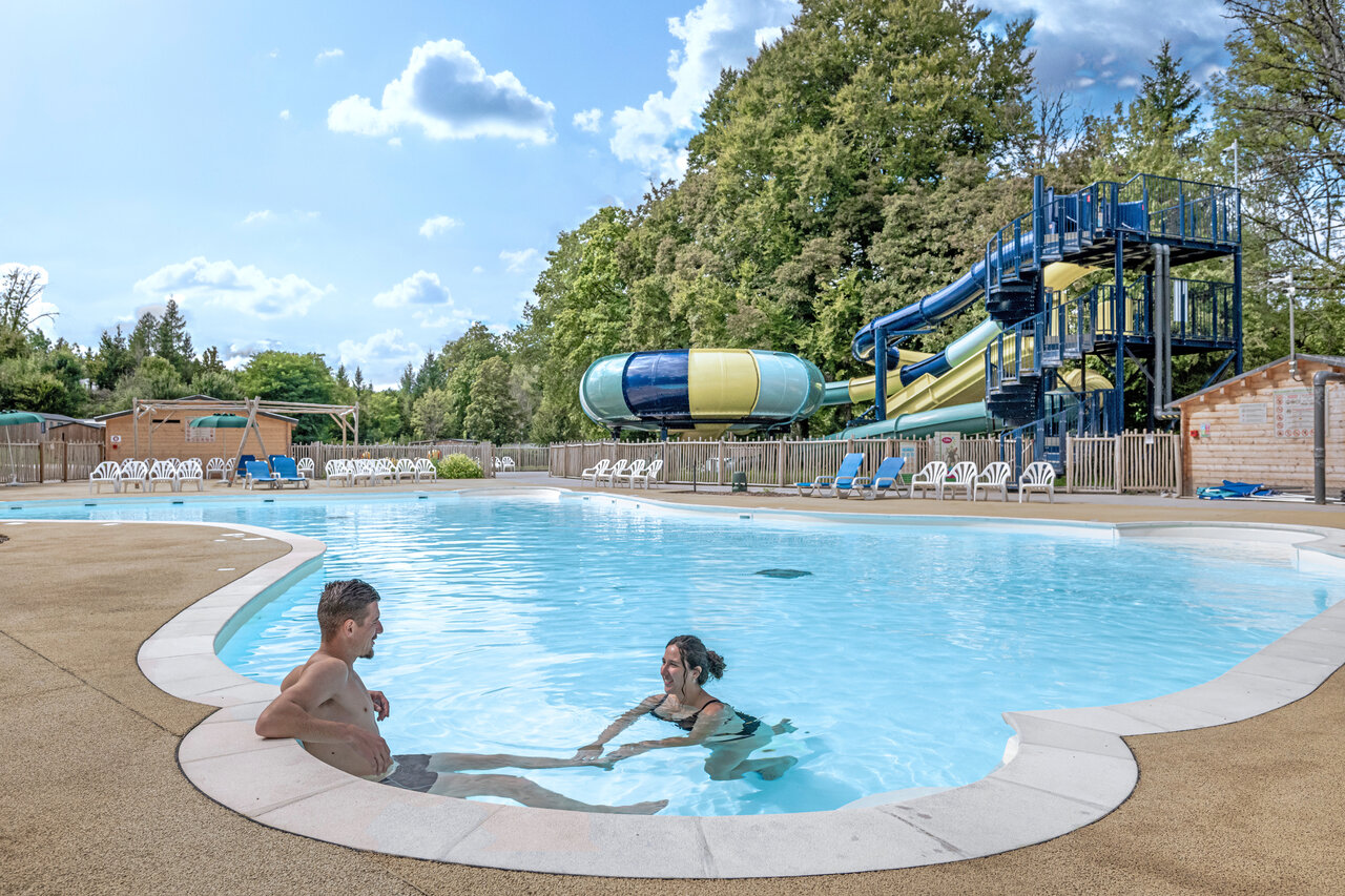 Piscine ext�rieure, toboggans aquatiques au camping CLICOCHIC Forge Sainte Marie � Thonnance-les-Moulins.