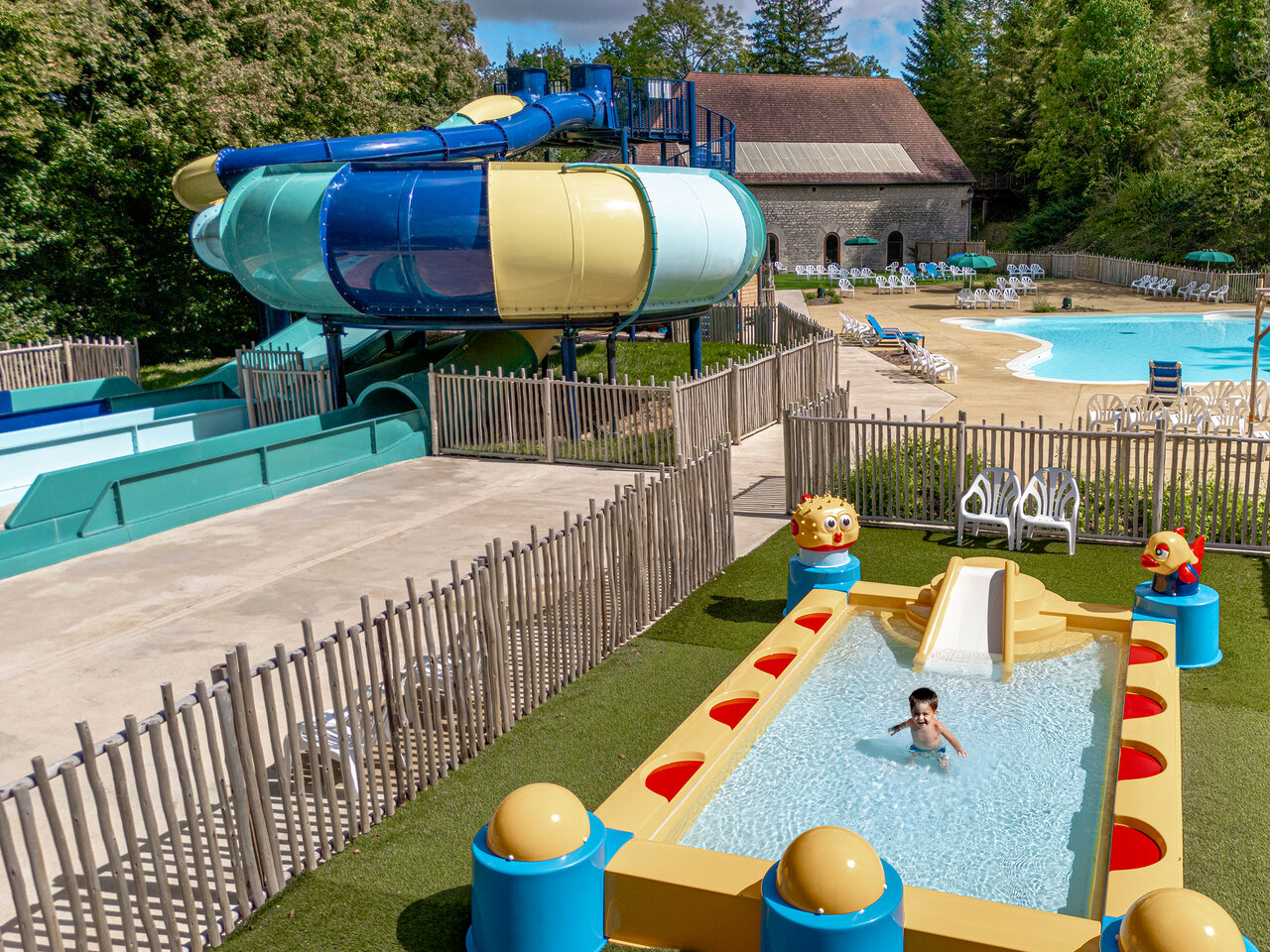 Espace aquatique au camping CLICOCHIC Forge Sainte Marie � Thonnance-les-Moulins (52).