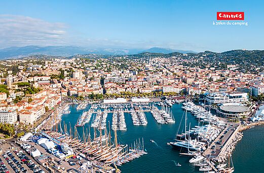 Port de Cannes et ville c�ti�re, un lieu � visiter sur la C�te d'Azur.
