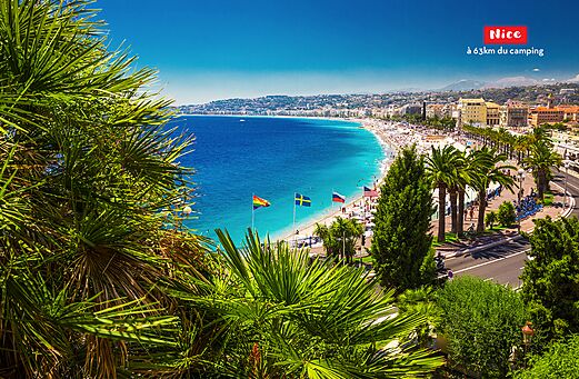C�l�bre Promenade des Anglais et plage de galets � Nice, C�te d'Azur.
