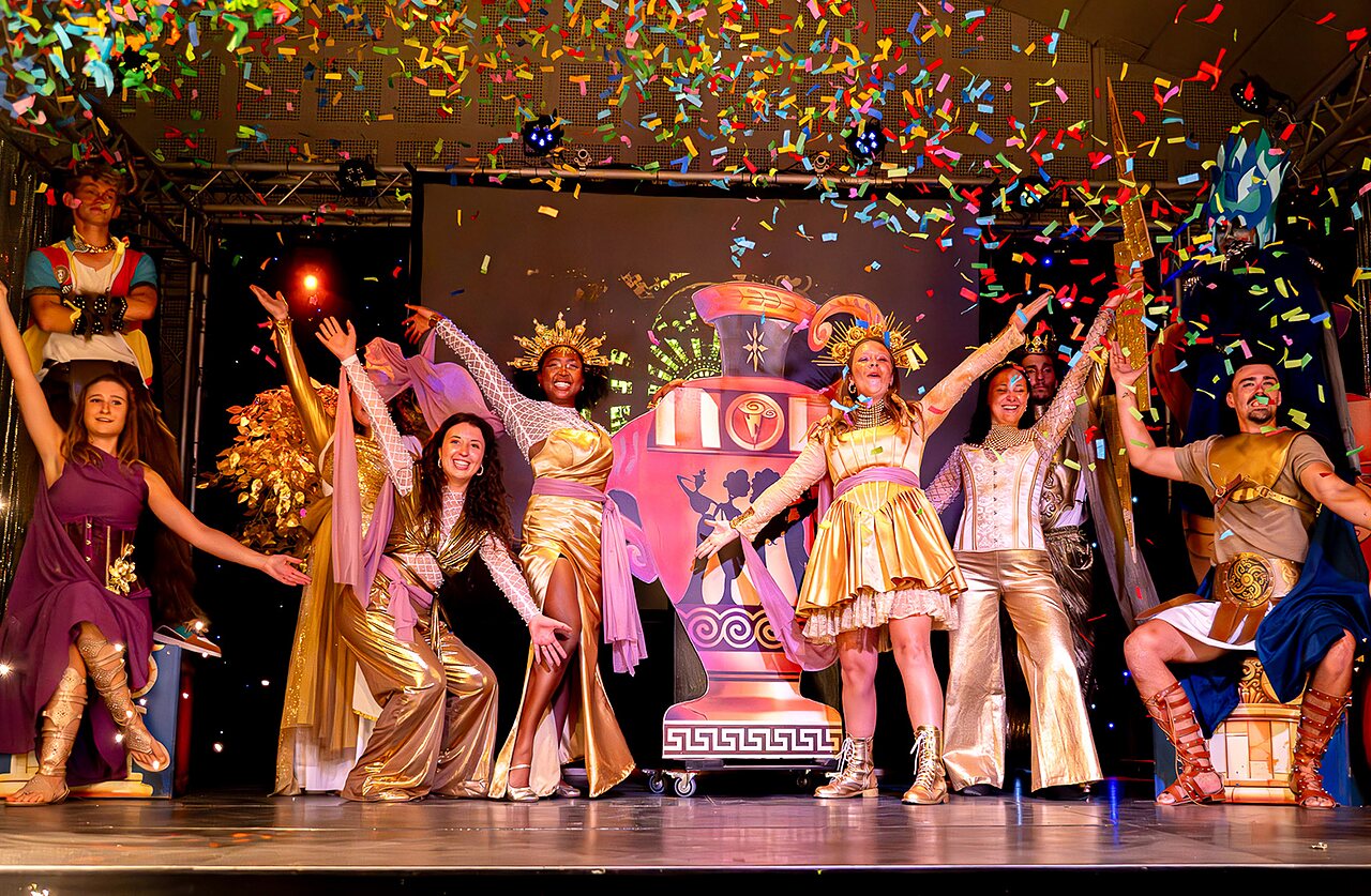 Animation festive, artistes costum�s au camping VAGUES OCEANES Grosses Pierres � Saint-Georges-d'Ol�ron (17).