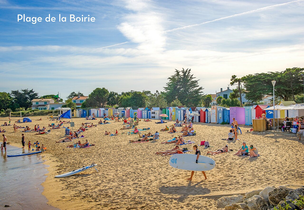 Plage de la Boirie, une plage anim�e avec cabines color�es � Saint-Georges-d'Ol�ron.