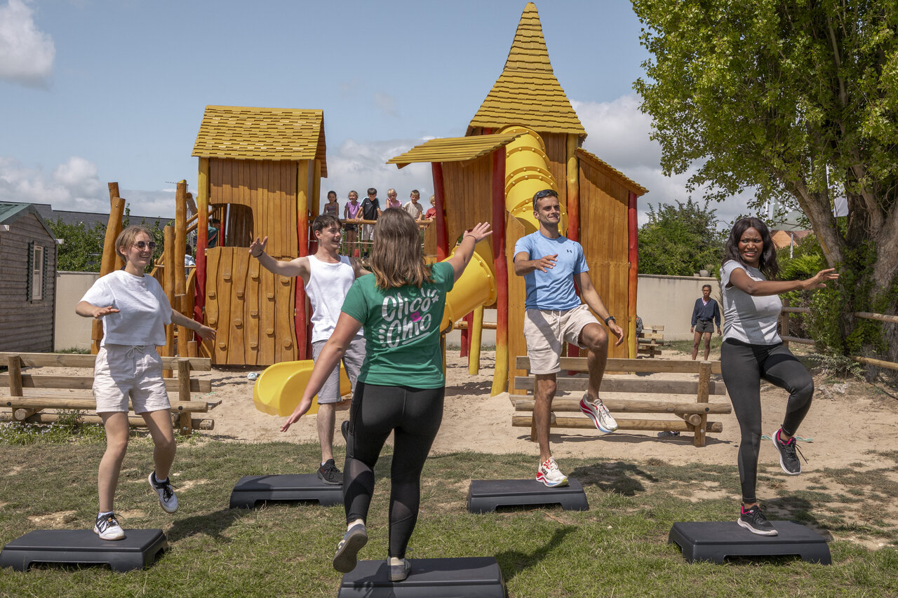 Fitness step au camping CLICOCHIC Haras de Deauville � Touques (14).