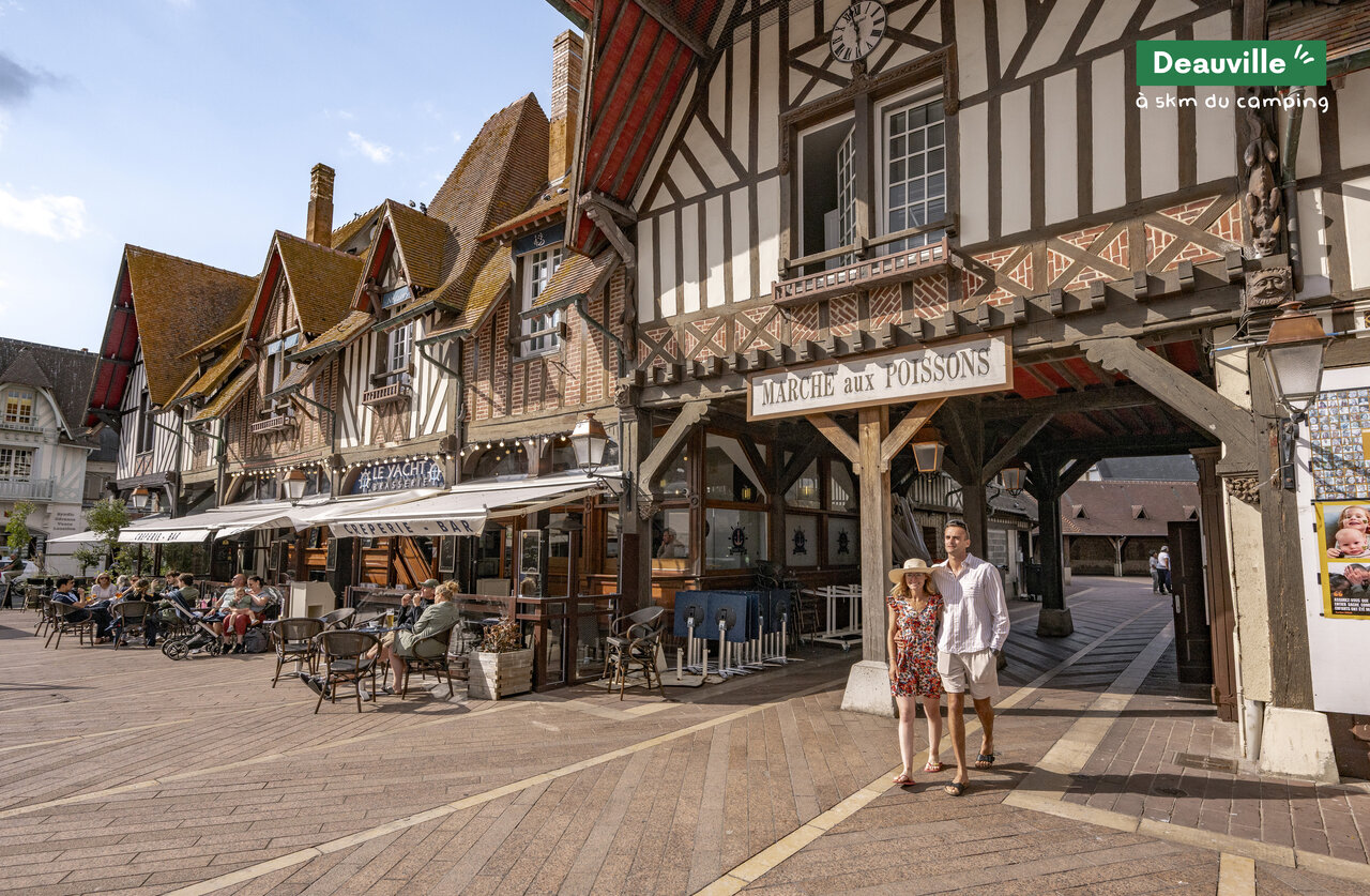 March� aux Poissons et architecture typique � Deauville, Normandie, � visiter.