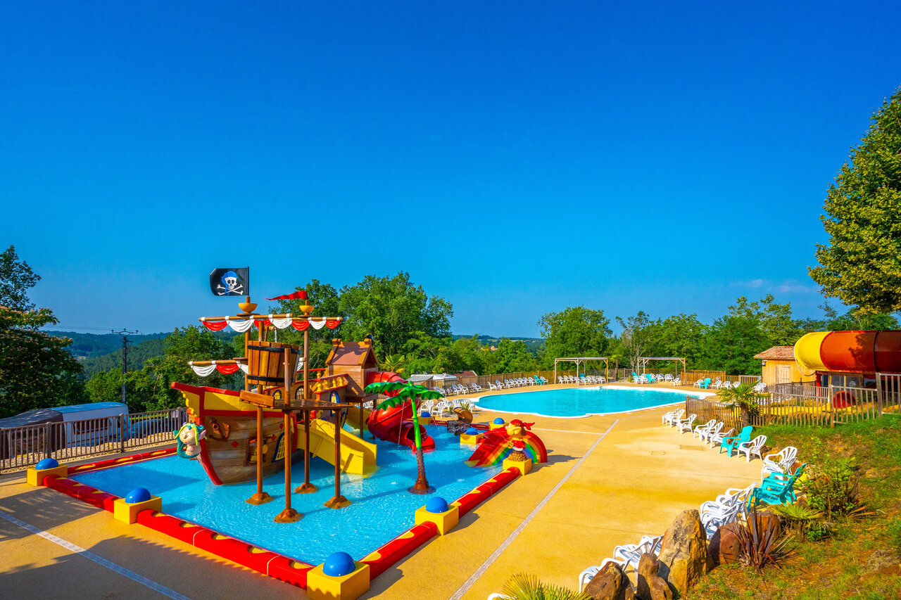 Parc aquatique, piscine au camping CAPFUN Hauts de Ratebout � STE FOY DE BELVES.