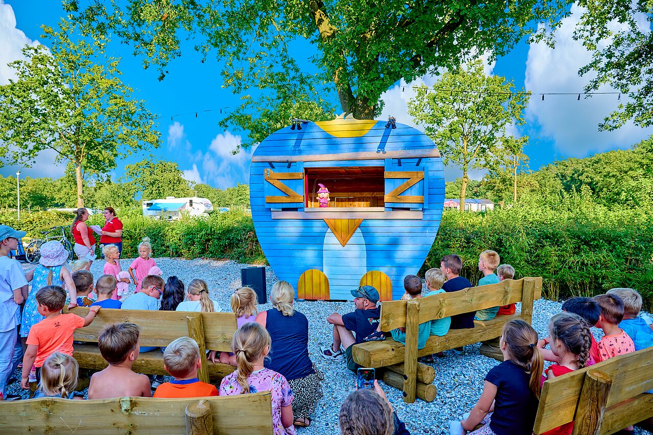 Spectacle de marionnettes pour enfants, animation au camping CAPFUN Heino � Heino.