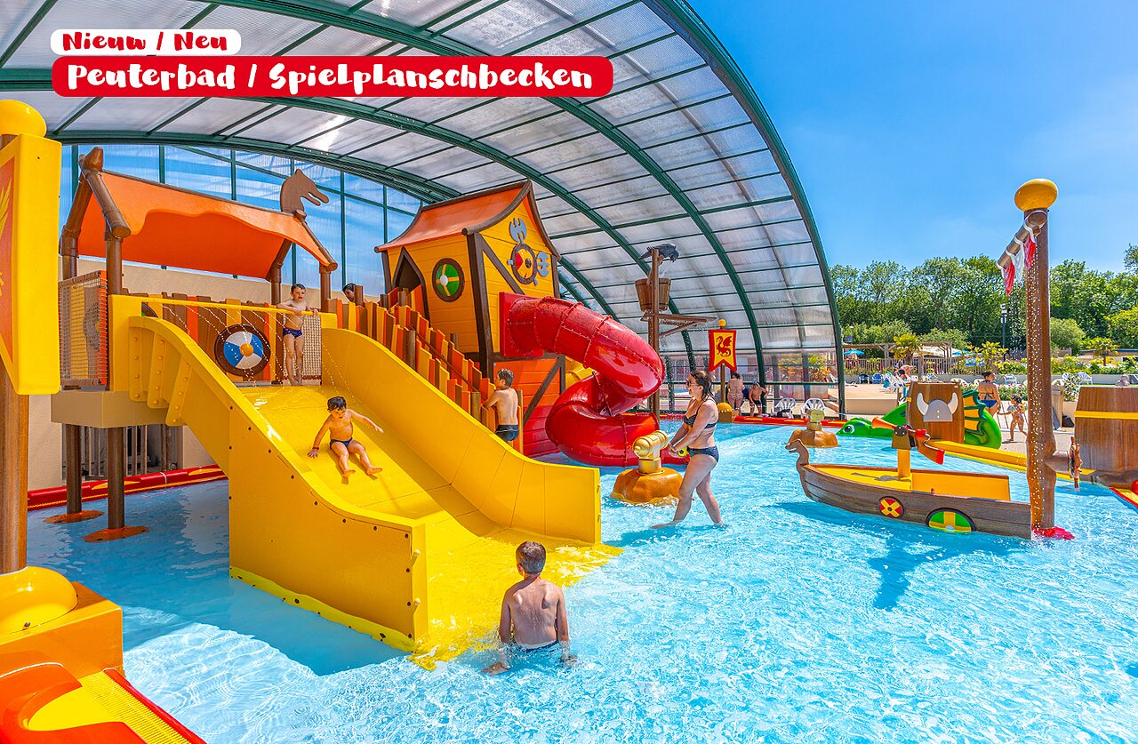 Piscine couverte, toboggans, jeux aquatiques enfants CAPFUN IJsselstrand Doesburg.