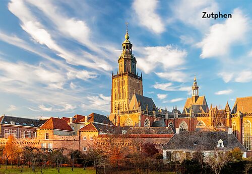 Centre historique de Zutphen avec sa grande église, une ville à visiter.