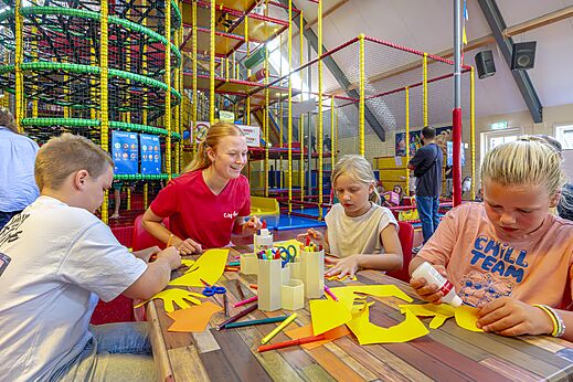 Animation enfants et atelier créatif au camping CAPFUN IJsselstrand à Doesburg.