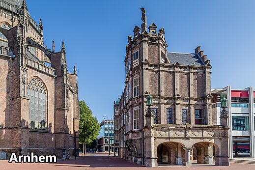 Bâtiments historiques et architecture ancienne dans la ville d'Arnhem aux Pays-Bas.