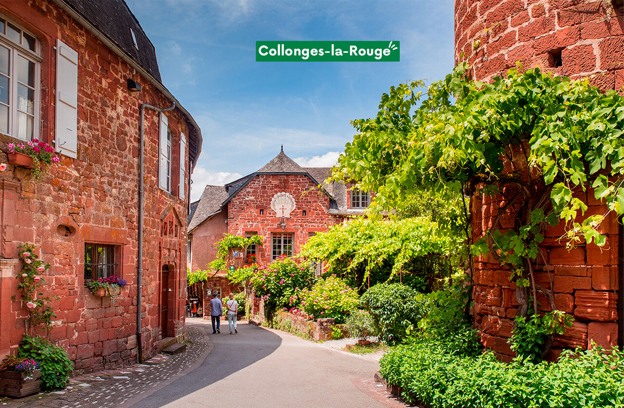 Rue pittoresque de Collonges-la-Rouge, village class� en Corr�ze, � visiter.